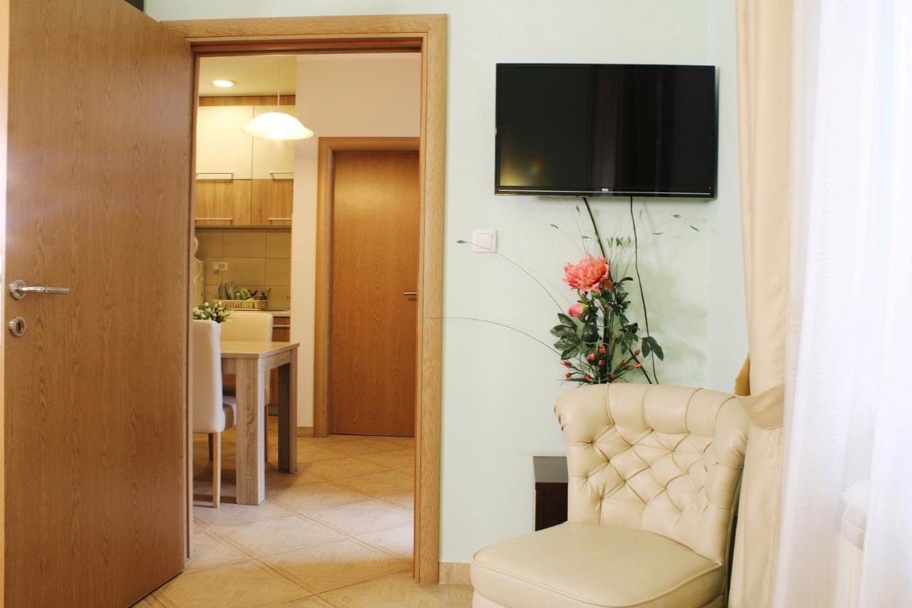 Apartments Paradisos Kragujevac Exterior foto